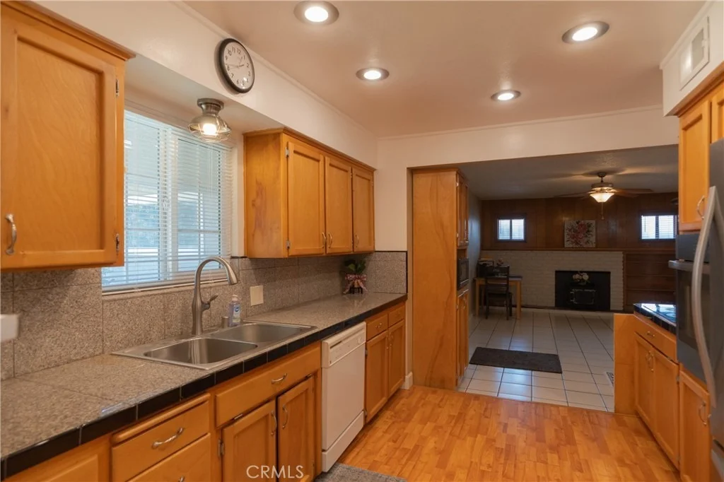 Photo of 2617 Agnes