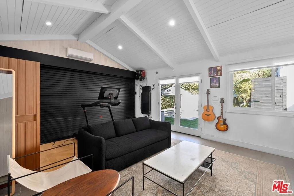 Photo of 1009 Vernon Avenue