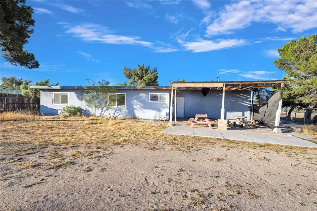 Photo of 17047 Eucalyptus Street