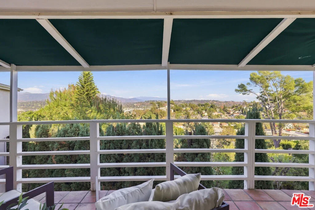 Photo of 2525 Ivanhoe Drive