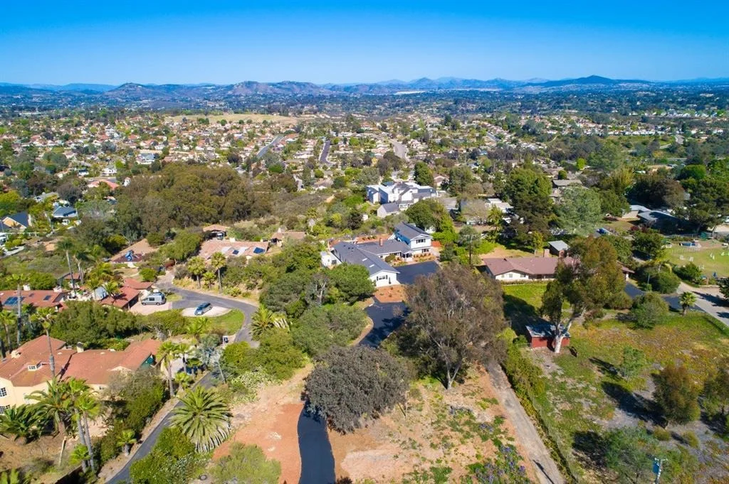 Photo of 1285 CREST DRIVE