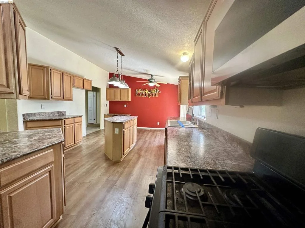 Photo of 20511 Nob Hill Cir