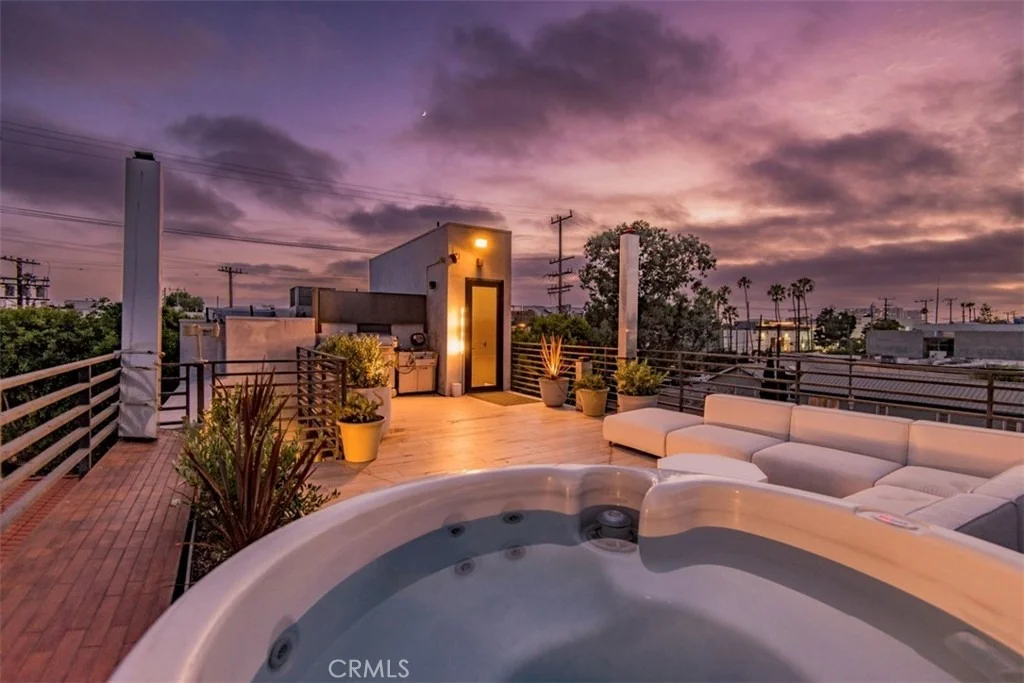 Photo of 708 Hampton Drive