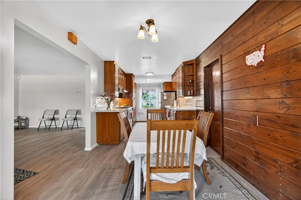 Photo of 2056 W Random