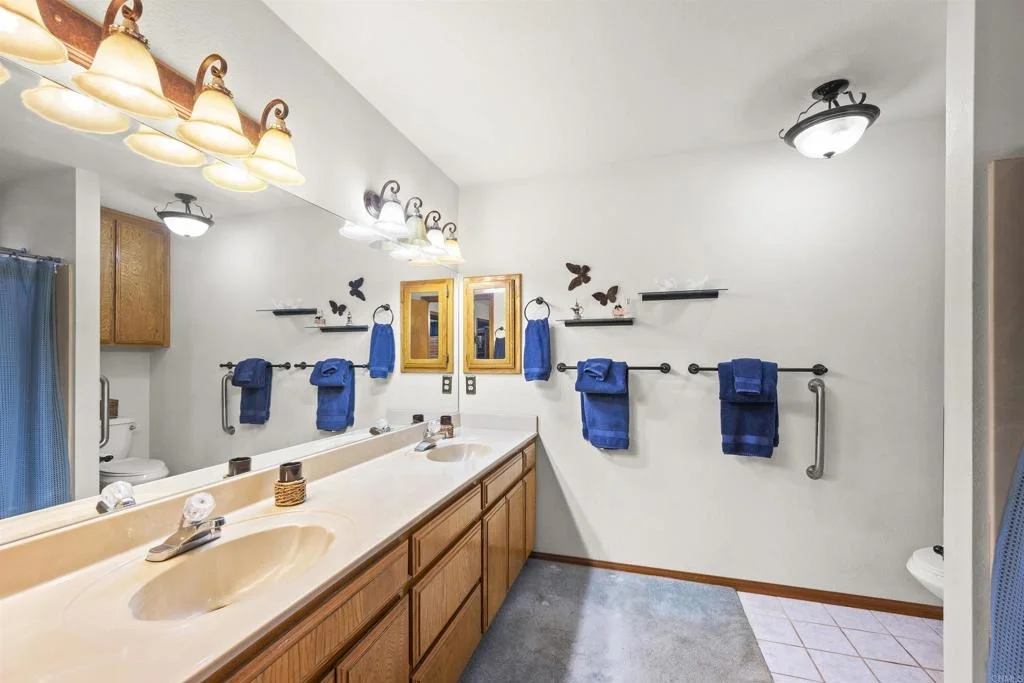 Photo of 842 Hanson Ln