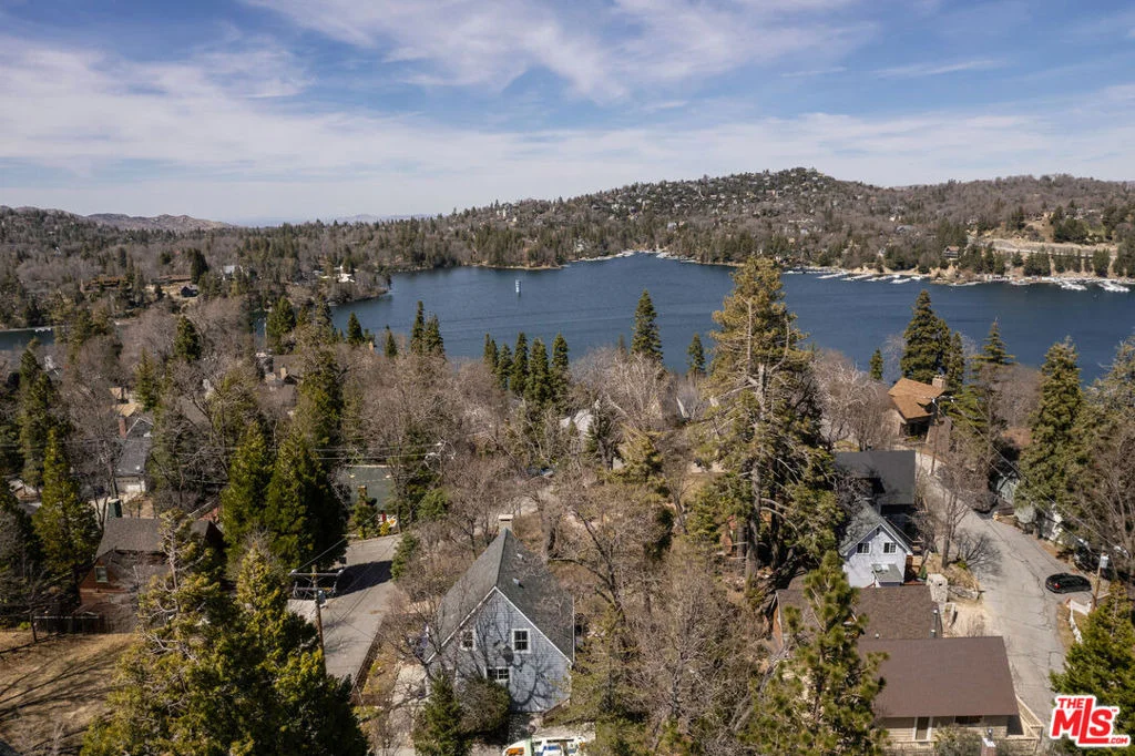 Photo of 419 Hemlock Drive