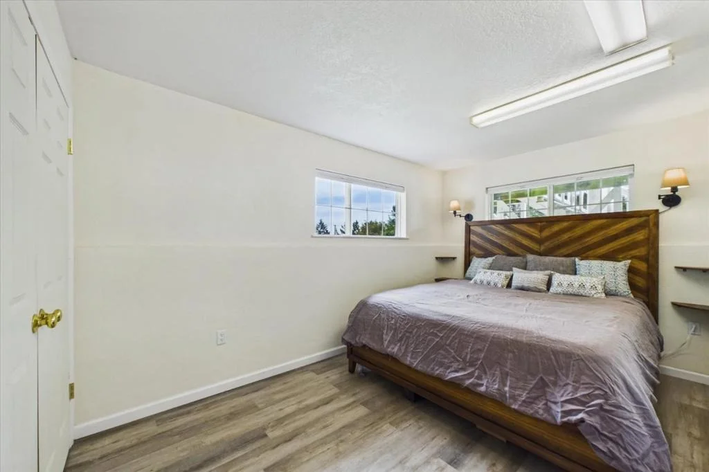 Photo of 520 Redwood Road
