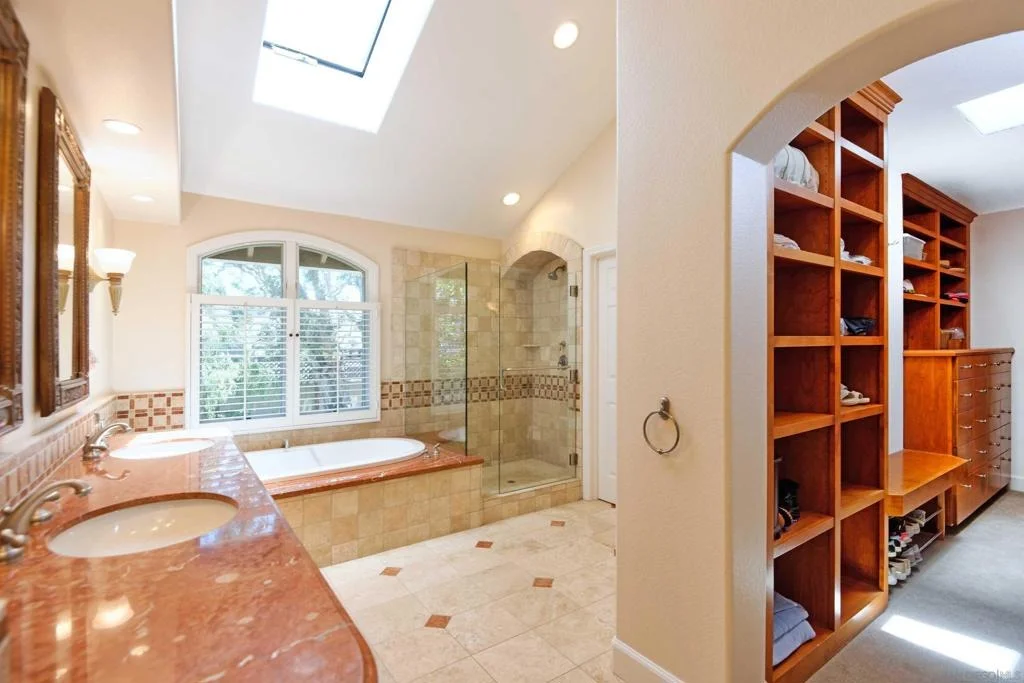 Photo of 8745 Robin Hood Lane