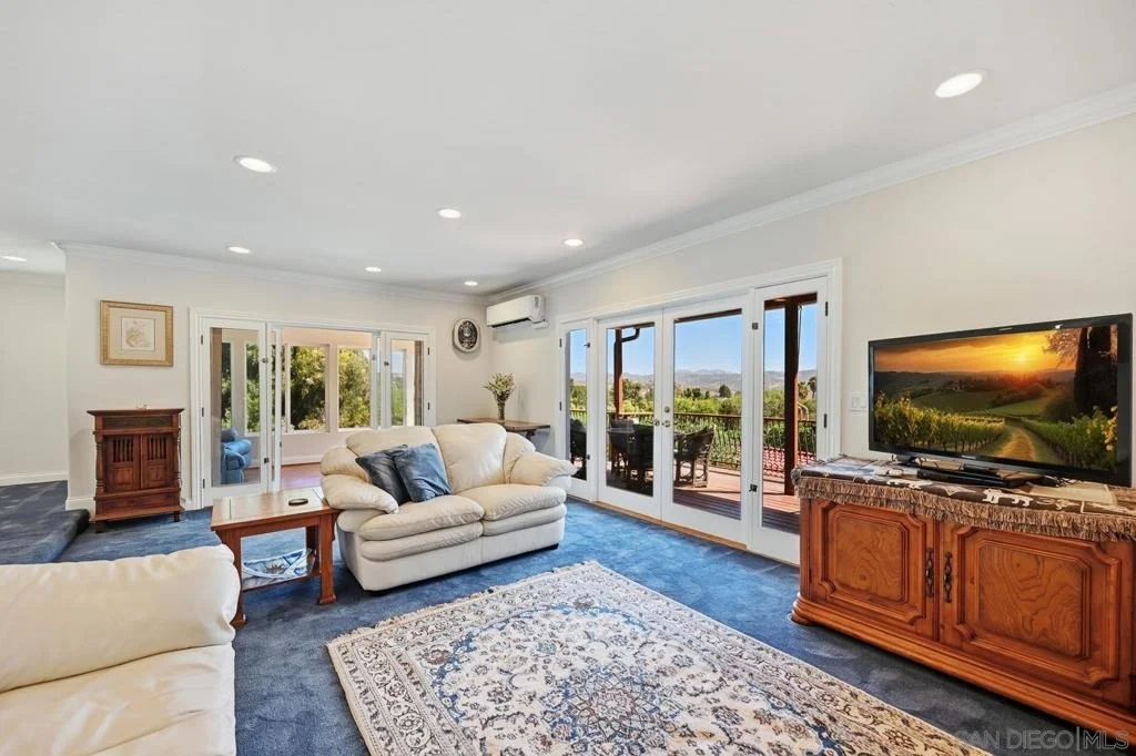 Photo of 4488 La Canada