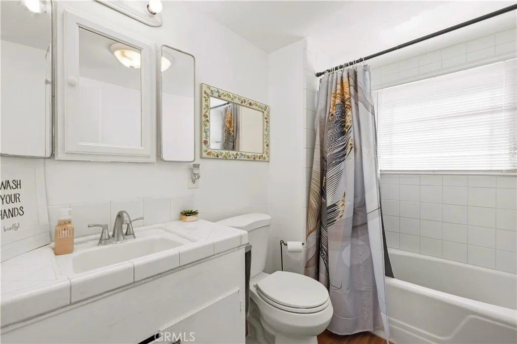 Photo of 1534 E Broadway