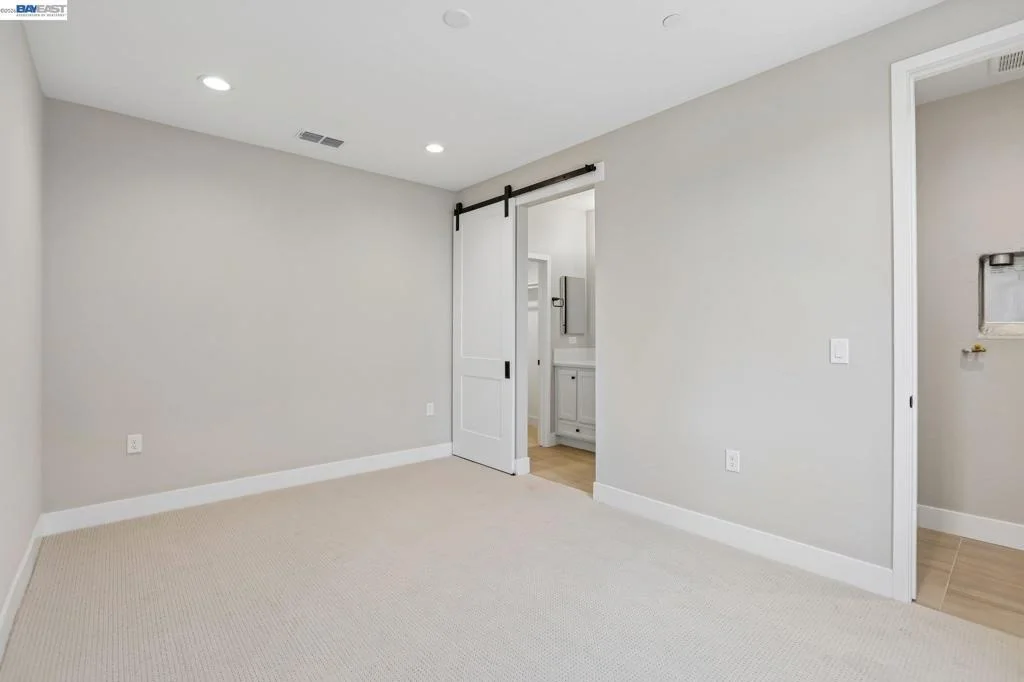 Photo of 421 Trellis Way