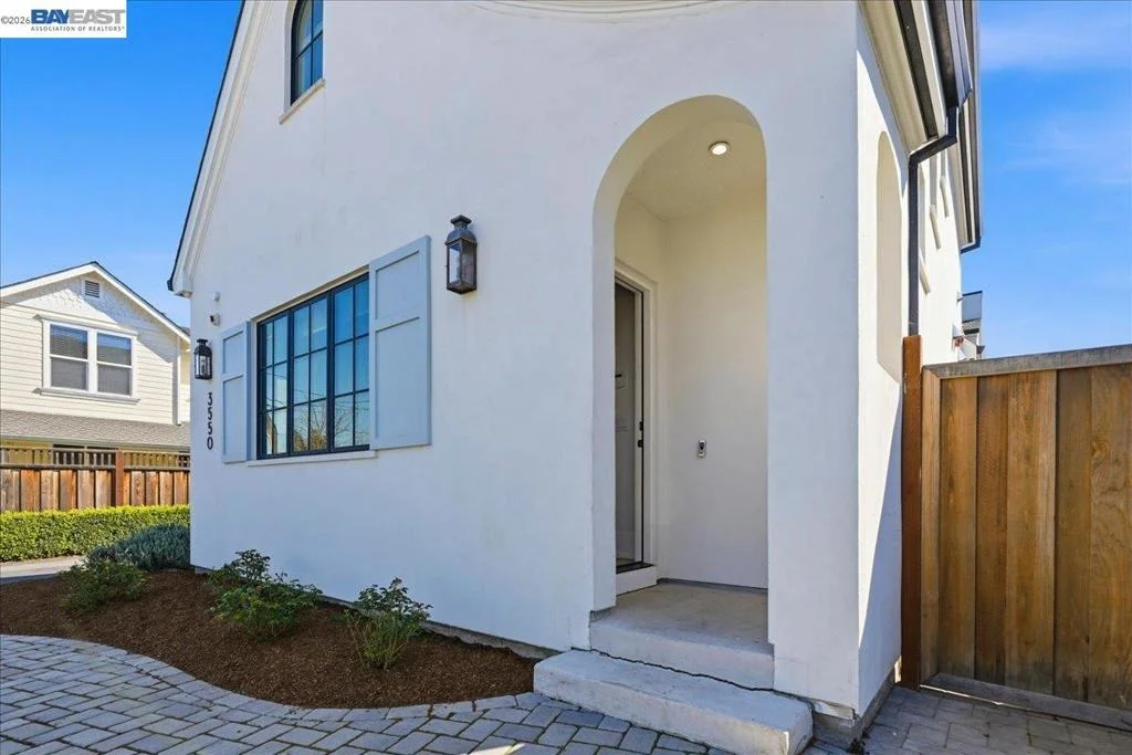 Photo of 3550 Vine St