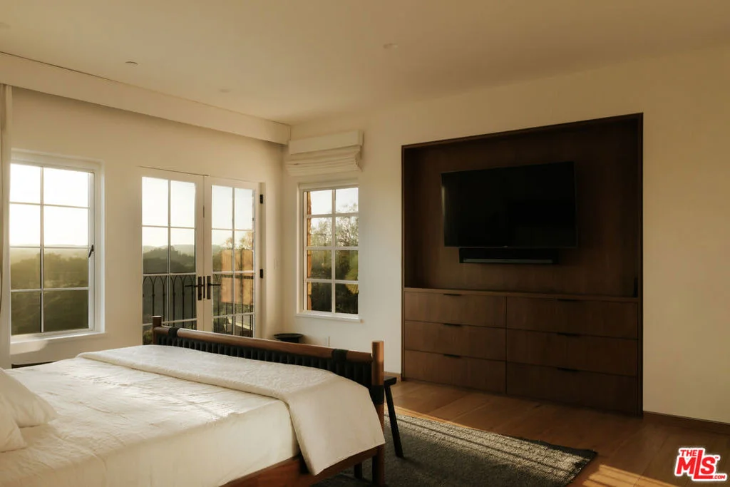 Photo of 12072 Crest Court