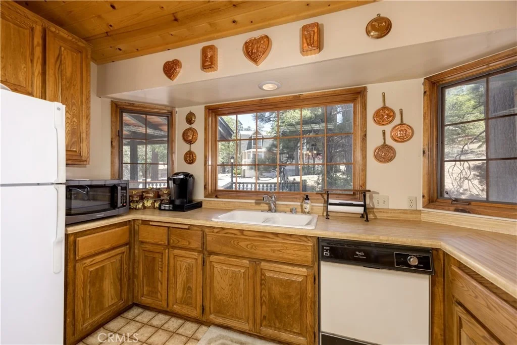 Photo of 696 Menlo Drive