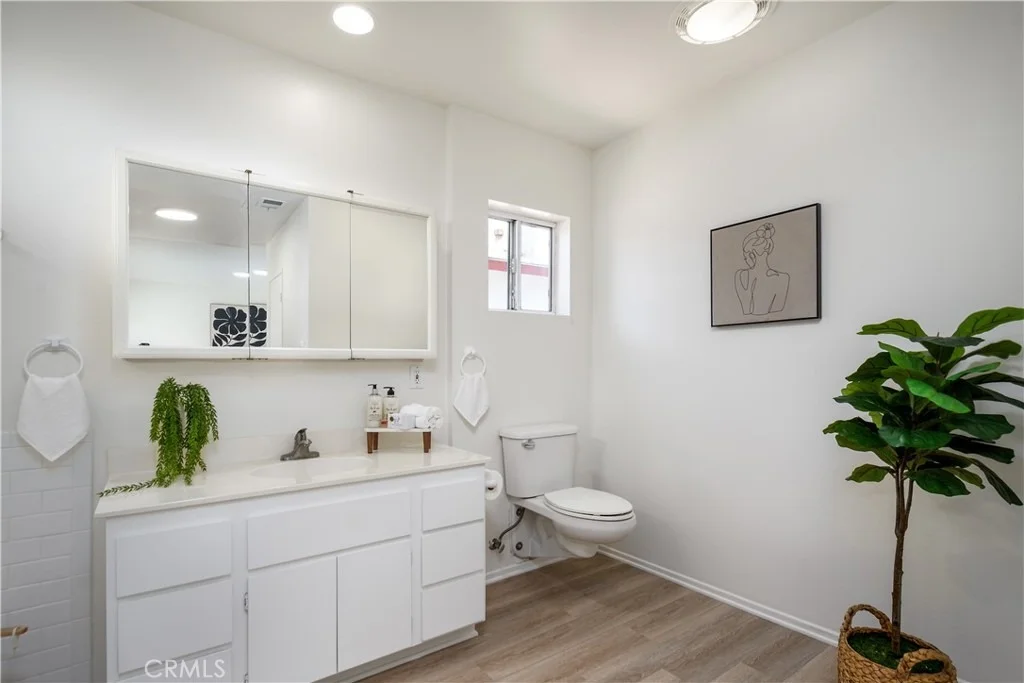 Photo of 7407 Broadway Avenue