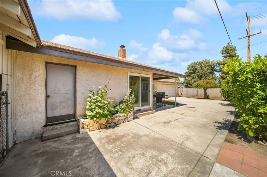 Photo of 5602 Persimmon