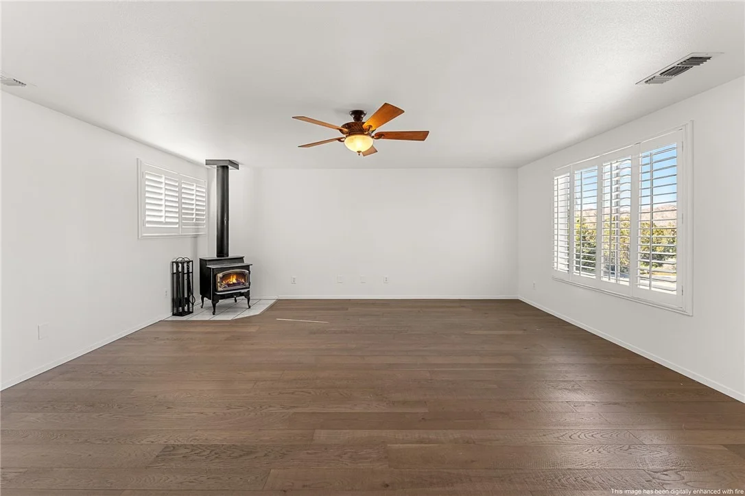 Photo of 55689 Highland