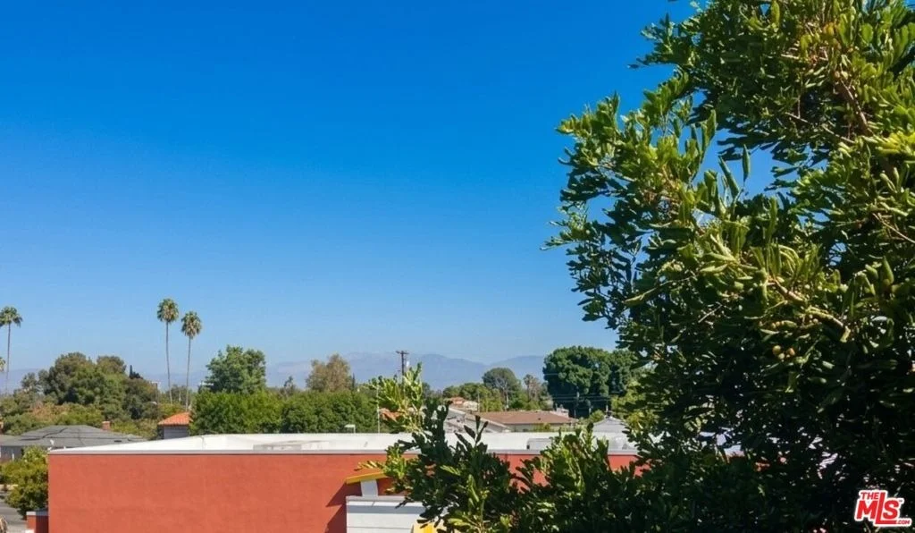 Photo of Unit 44 at 6323 Reseda Boulevard