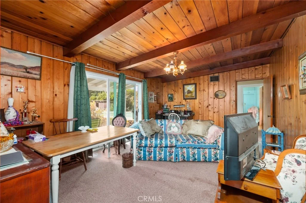 Photo of 1121 Highland Oaks Drive