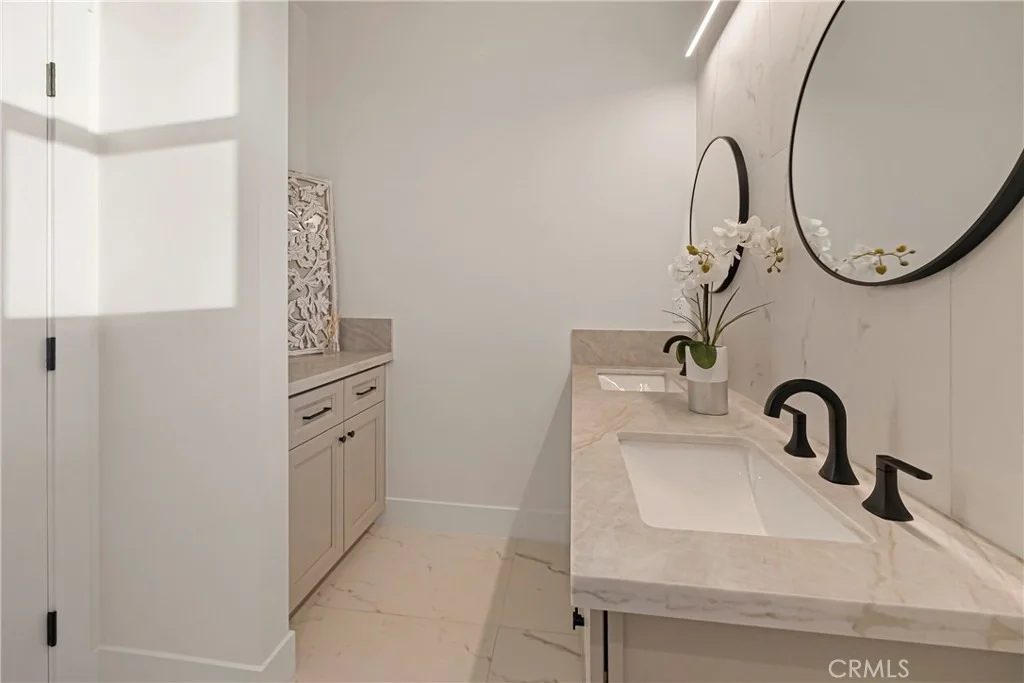 Photo of 1095 Fairview Drive