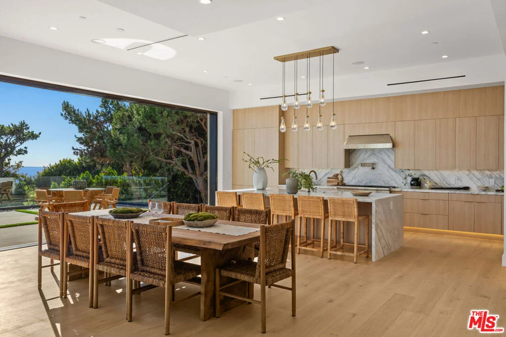 Photo of 4732 Avenida Del Mar