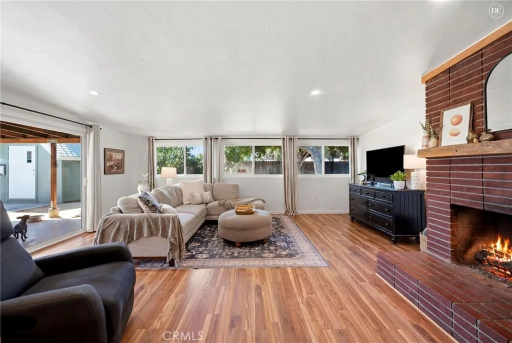 Photo of 8755 Delano