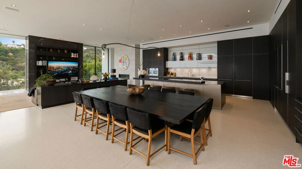 Photo of 9265 Robin Drive
