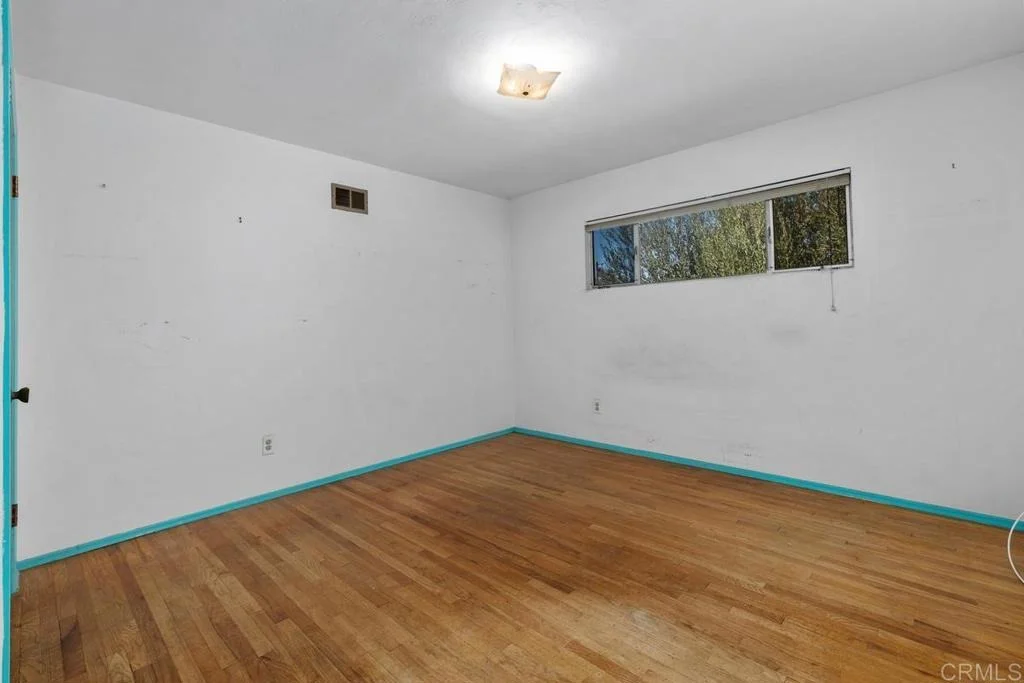 Photo of 2947 Helix Street