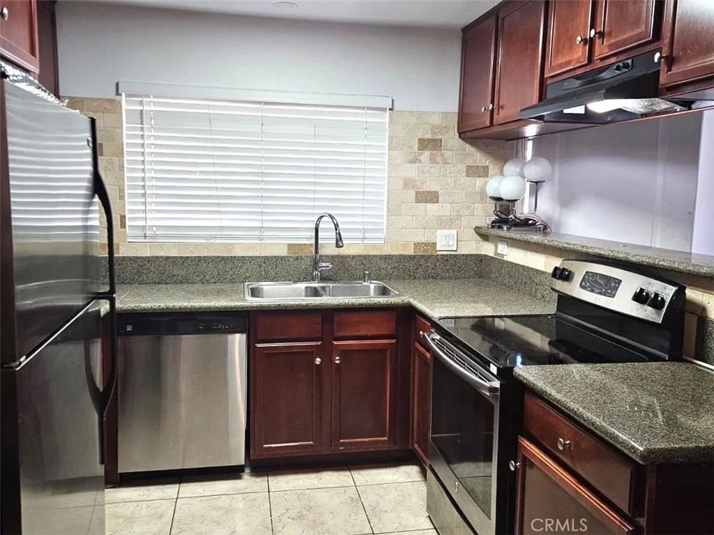 Photo of 12805 18 Mapleview