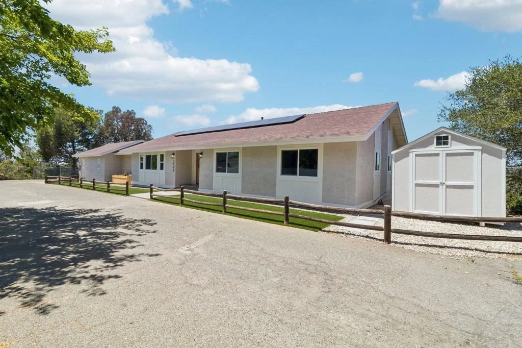 Photo of 221 Colina
