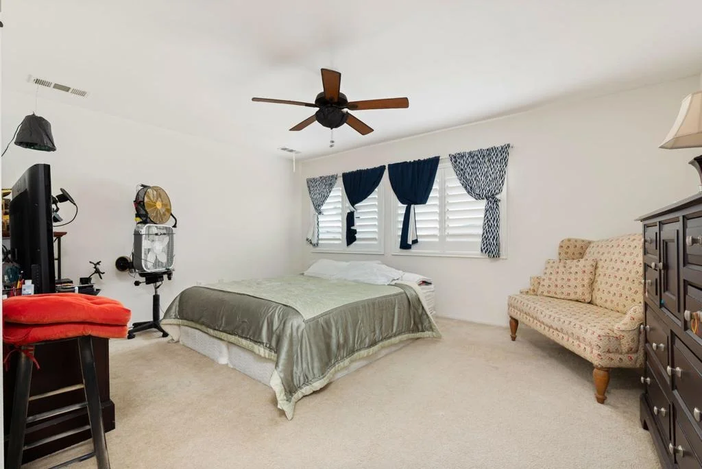 Photo of 37481 Coventry Street