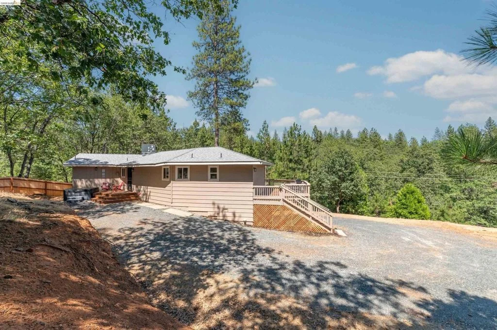 Photo of 23984 Oxbow Ln South