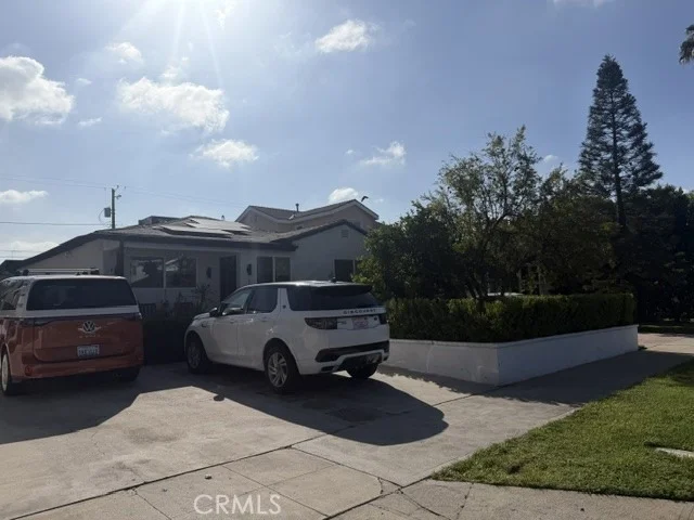 Photo of 1122 N Beachwood
