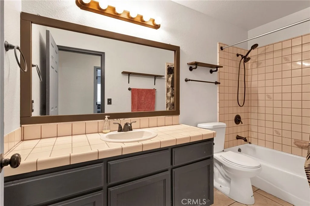 Photo of 18146 Orange