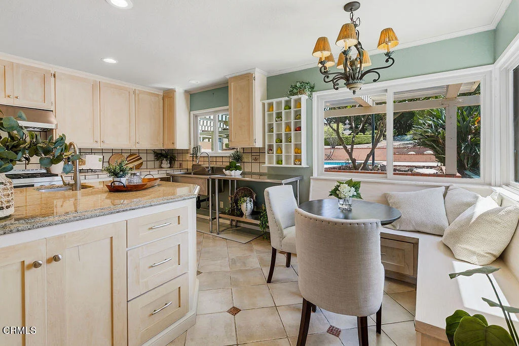 Photo of 567 N Avocado Place