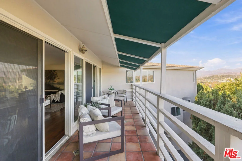 Photo of 2525 Ivanhoe Drive