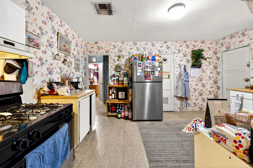 Photo of 45255 King Street