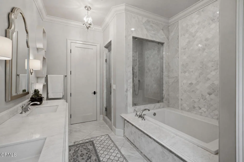 Photo of 933 Coronado Drive