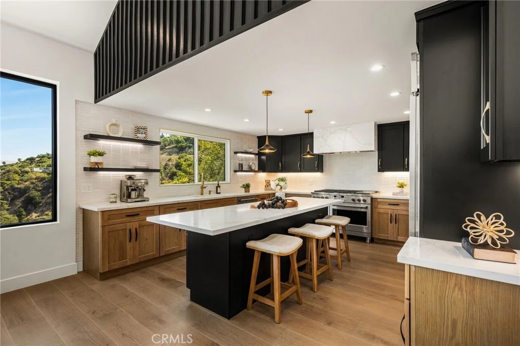 Photo of 3566 Beverly Glen