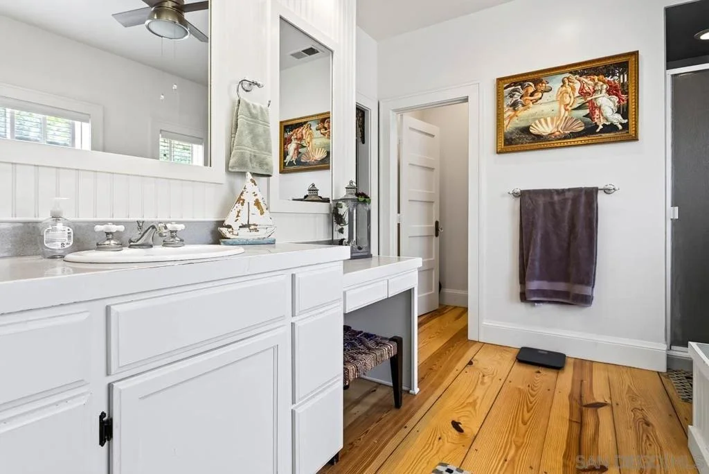 Photo of 4823 Belvedere