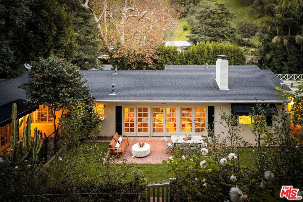 Photo of 2533 Benedict Canyon Drive