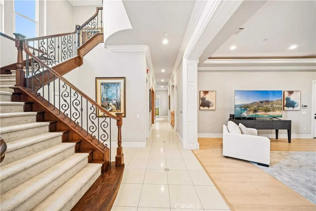 Photo of 325 N Terrace View