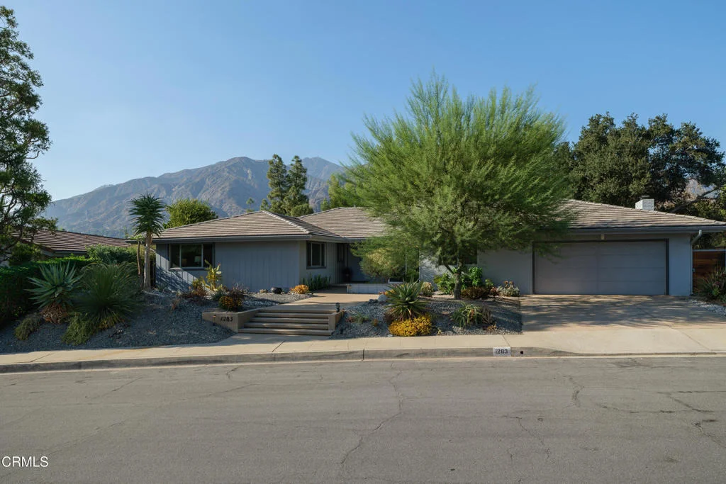 Photo of 1283 Oakglen Avenue