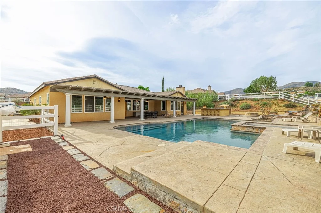 Photo of 33442 Desert Road