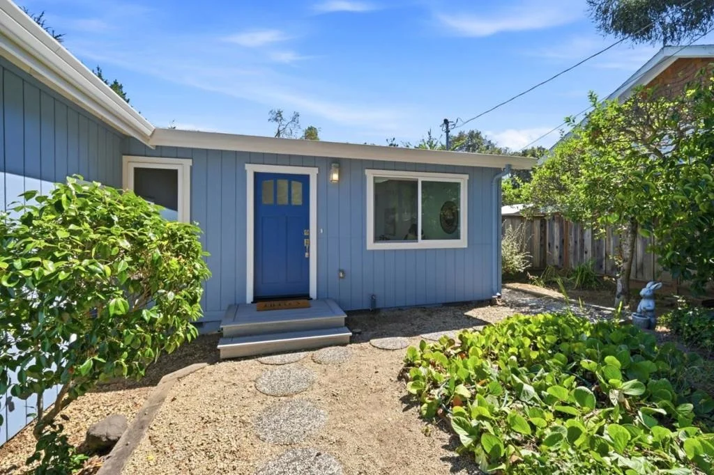 Photo of 915 Pinetree Lane