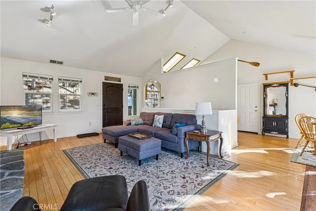 Photo of 305 Summit Road