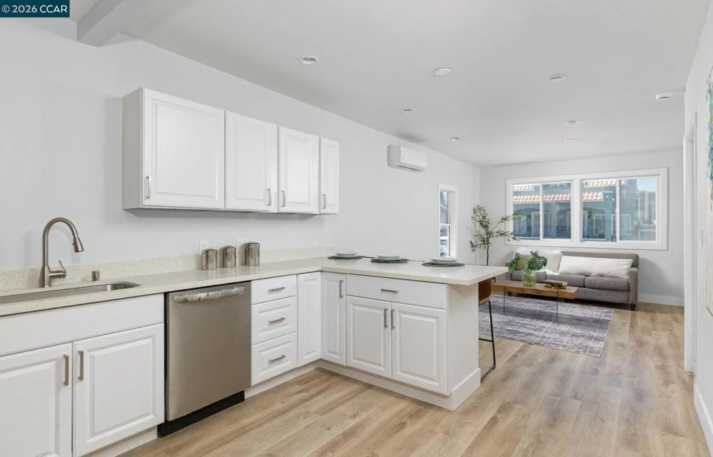 Photo of 226 W 9Th St