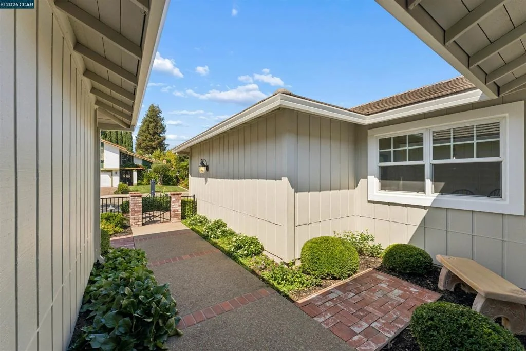 Photo of 1091 Harvest Cir
