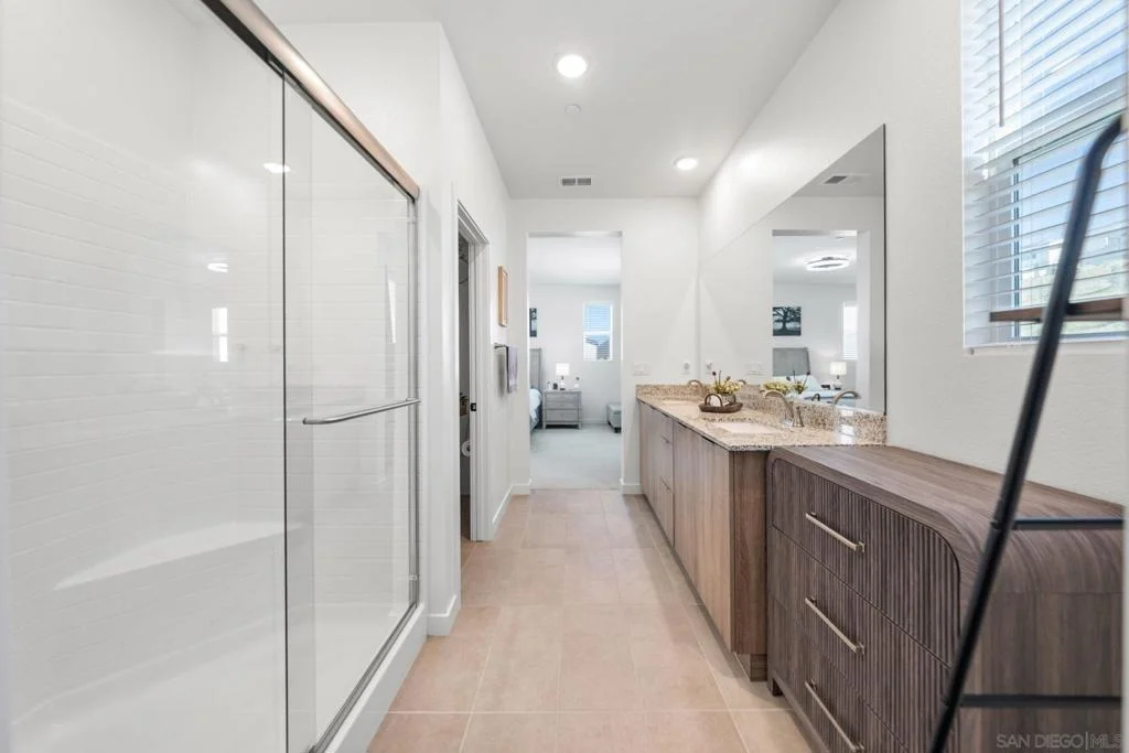 Photo of 35241 Valencia Pt