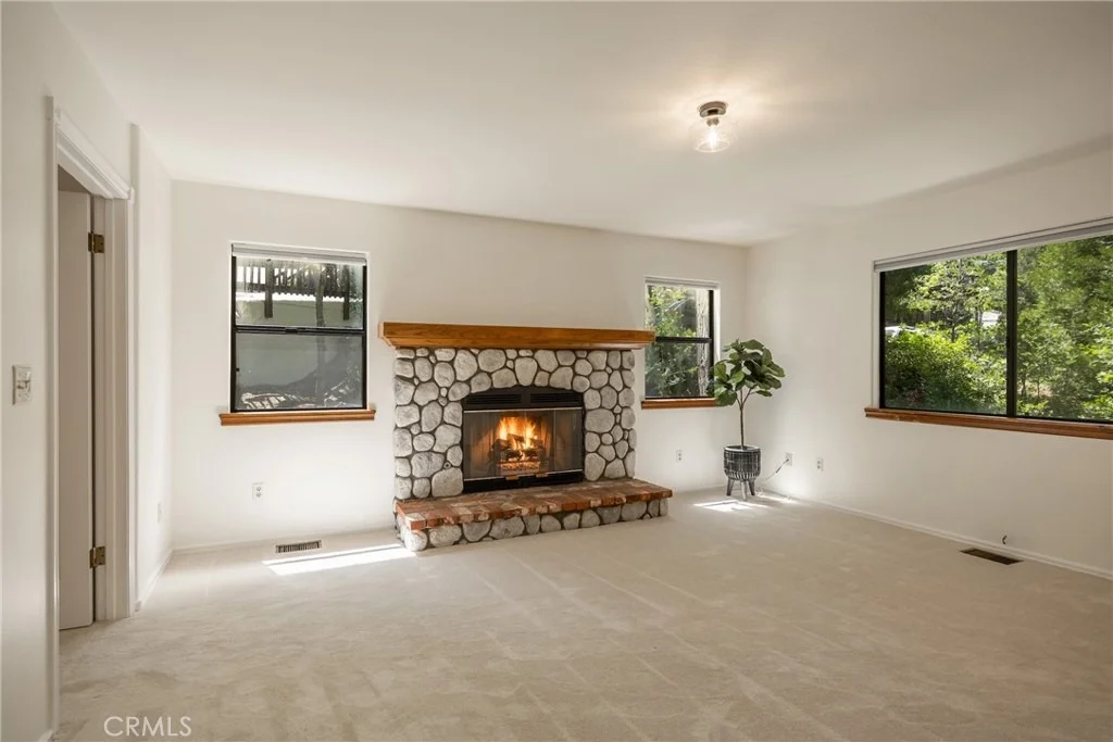 Photo of 26695 Thunderbird Dr